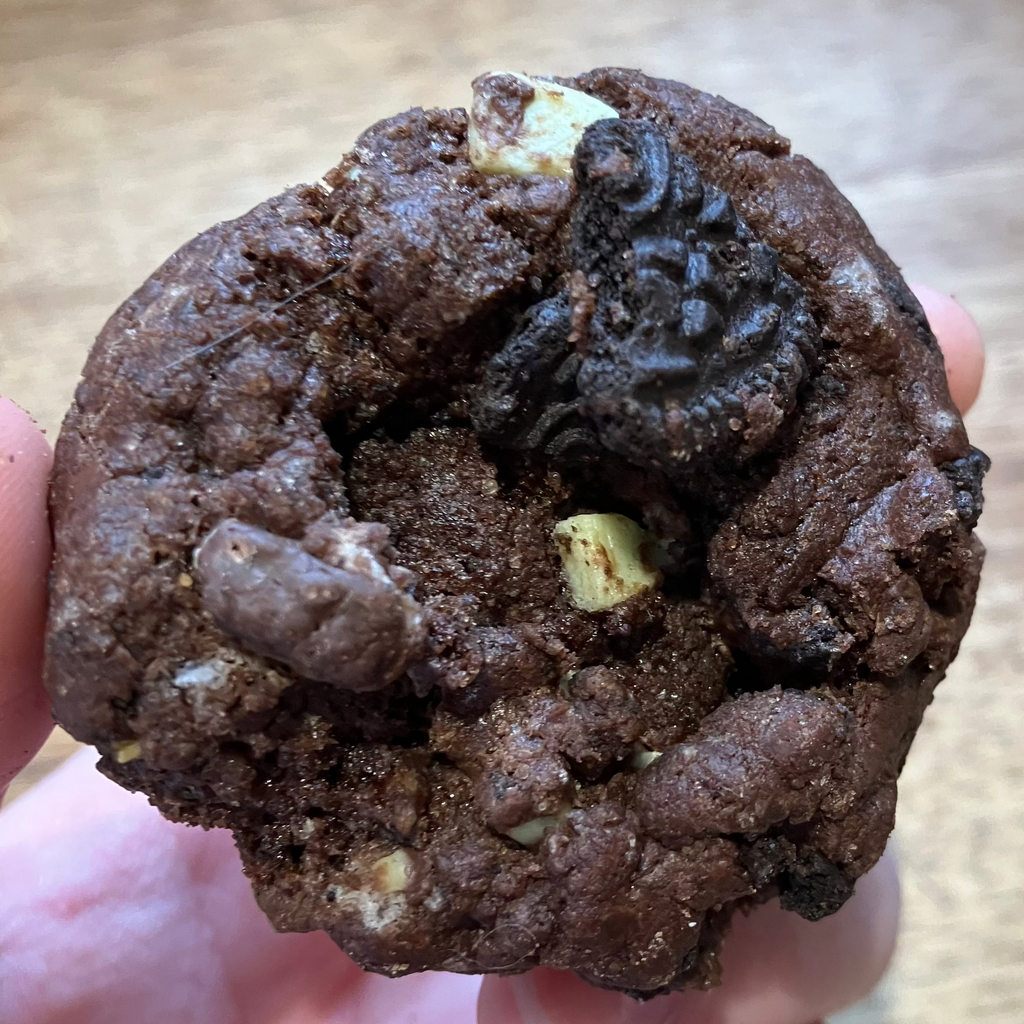 Chocolate Mint Cookies & Cream Cookie